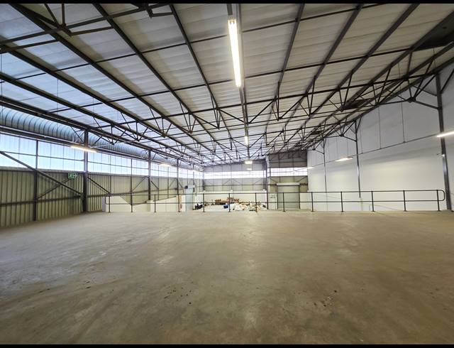 1,287M² WAREHOUSE TO LET IN LANSERIA